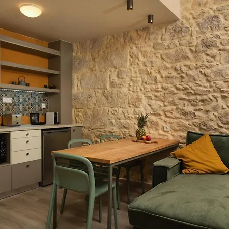Dimitra Apts * Chania (Crete)