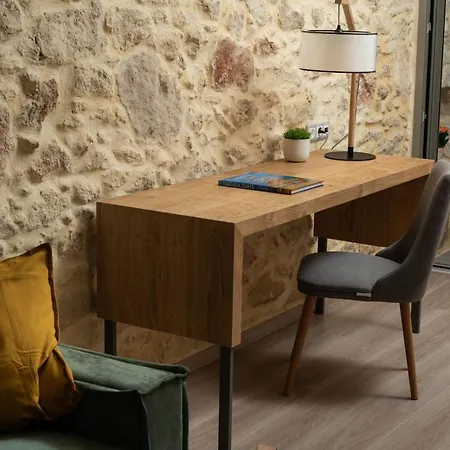 Dimitra Apts * ハニア